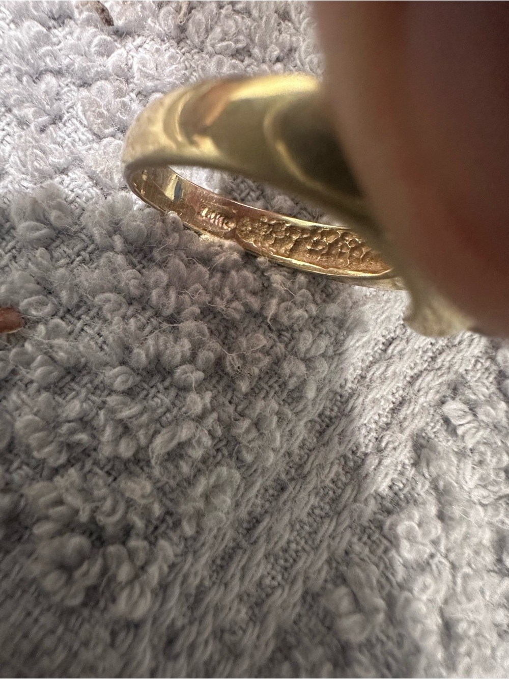 Solid 14k Gold Ring - Picture 4 of 4